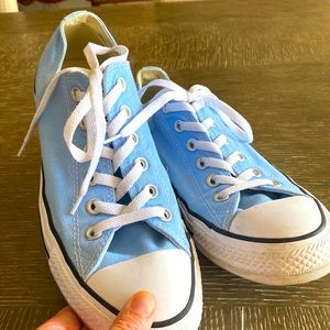 Converse All-stars low top baby blue